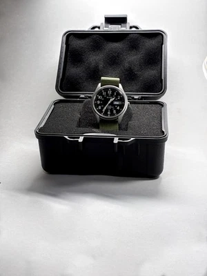 Reloj de Campo Militar Seiko ALBA Energía Solar Día-Fecha Envío EE. UU. Foto 1 de 4