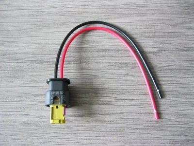 VW AUDI PORSCHE Fuel Injector Wiring Connector Pigtail Plug Socket OEM 07P973702 - Image 1 of 4