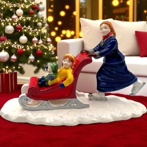 DEPT 56 Snow Village Skate Faster Mom #5170-5 Eislauf Schlitten Weihnachten - Bild 1 von 12