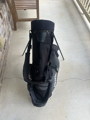 Bolsa de pie Cleveland Golf Black Trooper con tapa de 4 vías/escudo contra la lluvia Foto 1 de 4