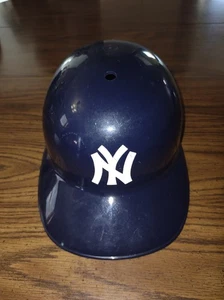 Vintage 1969 New York Yankees Baseball Batting Helmet Laich Souvenir - Picture 1 of 3