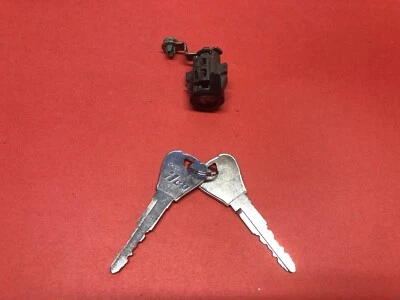1997-2002 FORD ESCORT FR PASSENGER DOOR LOCK CYLINDER W 2 KEYS USED OEM!  - Image 1 of 2