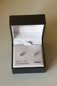 NUEVO - Pendientes de diamantes genuinos de plata de ley de 1/10 cttw de Kohl's de $100 - Imagen 1 de 4