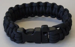 Bracciale Paracord Nero Con Fischietto Allarme Misura 8" - Fatto a Mano - Foto 1 di 2
