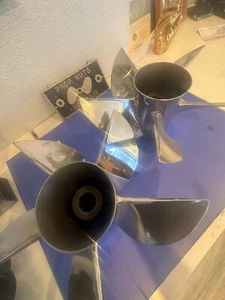 A Set of 28P Signature 5 Blade Thru Hub Cleavers for 300R - 450R Mercury Motors - Picture 1 of 4