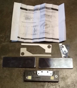 C.R.Laurence polierter Edelstahl mittelgroßer Türaufnäher unten NEU, DP-1 - Bild 1 von 5