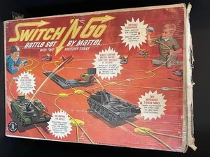 MATTEL"SWITCH-'N-GO" TANK BATTLE PLAY Set 2 Tanks And Missile Pillbox Tested - Picture 1 of 24