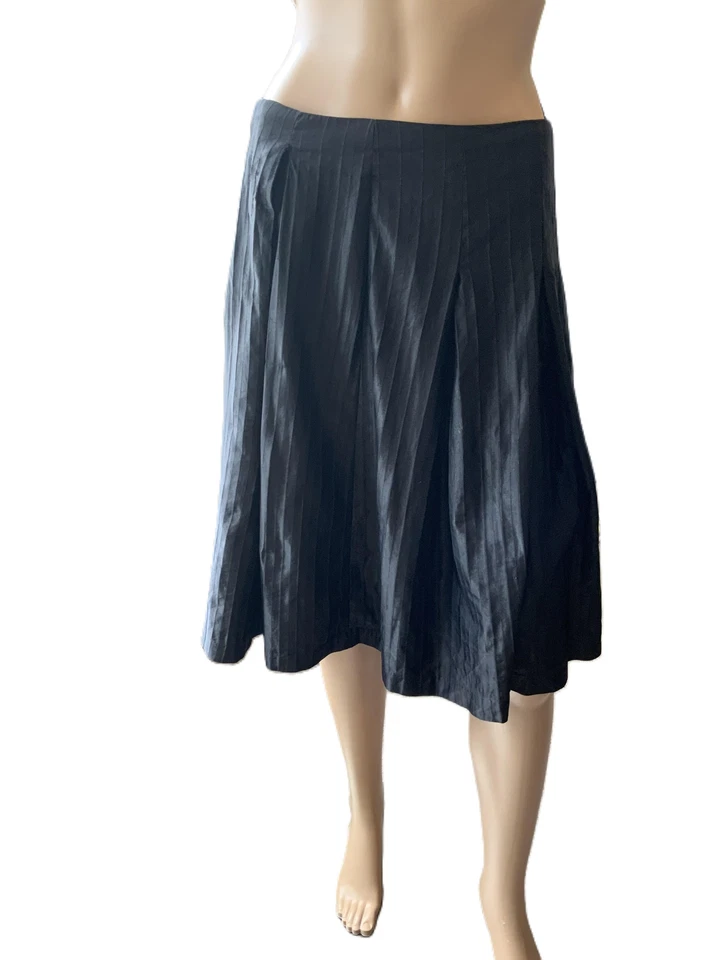 Falda Mossimo Negra Hasta la Rodilla Plisada Elástica Cintura Hada Grunge Talla 2 Foto 1 de 4