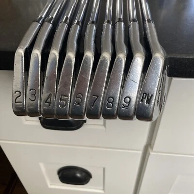 Toney Penna 原装锻造刀片铁杆套装 S 磨 2-PW — 第 1/4 张图片