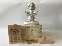 Precious Moments Figurine 1982 Girl w/Hearts "You Have Touched so Many Hearts"