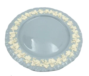 Vajilla de reina en relieve Wedgwood, plato de cena 10,5 pulgadas, borde volante - Imagen 1 de 6
