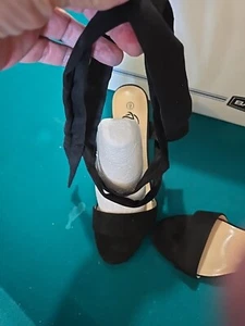 Zapatos de mujer Trary tacones negros talla 9 - Imagen 1 de 7