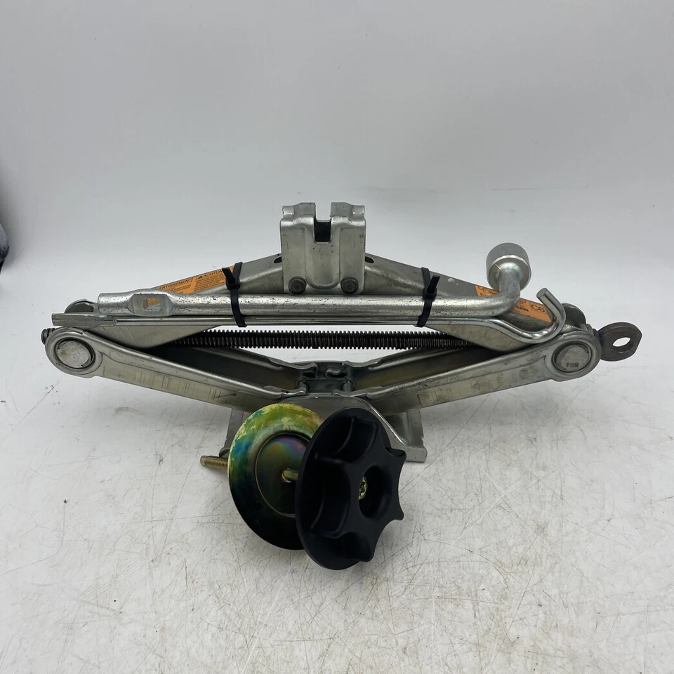 2003 - 2008 NISSAN 350Z SPARE TIRE JACK OEM 20030N Foto 1 de 4