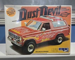 MPC Dust Devil 1982 Ford Bronco Vintage 1981 1/25 Model Kit 1-0446 NEW IN BOX SEALED - Bild 1 von 3