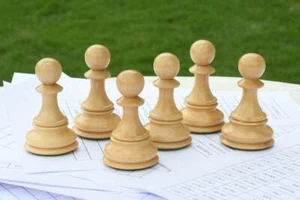 Combo of Pawns Paper weight in Box Wood - 3.3" Pawn - Picture 1 of 3