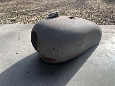 Tanque de gasolina Triumph 750 Bonneville 650 Foto 1 de 4