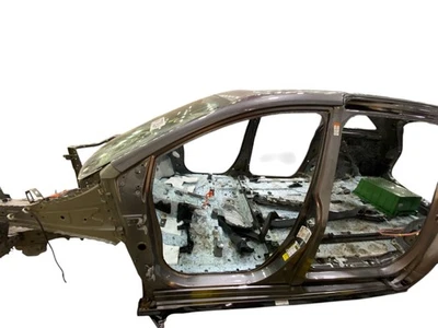 2021 2022 2023 TOYOTA SIENNA OEM LH LEFT ROCKER PANEL *STRUCTURE CUT + DENT* - Image 1 of 4