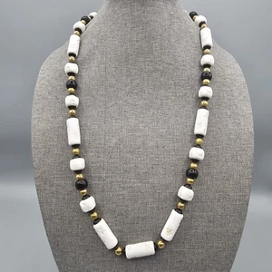 Collar Givenchy Vintage Acrílico Cuentas Blanco Negro Necesita Limpieza 32" - Imagen 1 de 9