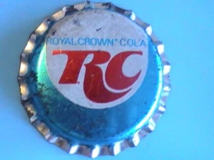 TAPA BOTELLA PLÁSTICO FORRADA SIN USAR RC ROYAL CROWN COLA TORONTO CANADA - Imagen 1 de 3