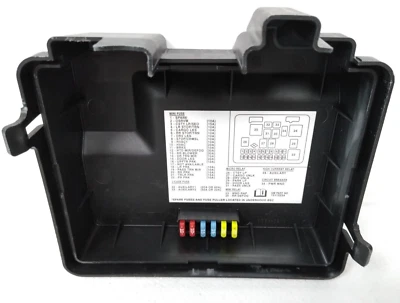 Cubierta interior de la tapa de la caja de fusibles Chevy Express 2003 2006 2500 3500 2004 2005 2007 W21 Foto 1 de 4