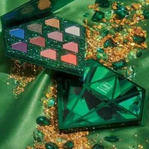 Avon FMG Glimmer Eyeshadow Palette Diamond Vibes BRAND NEW SEALED - Picture 1 of 1
