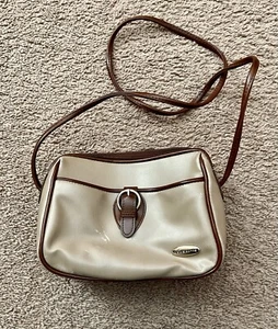 Liz Claiborne Shoulder Bag Crossbody Beige & Brown Trim Buckle Pocket Vtg 90’s - Picture 1 of 8