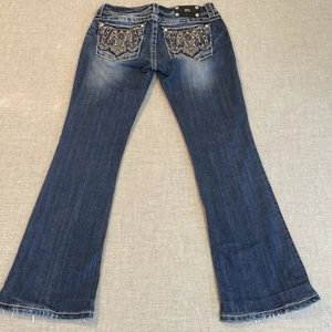 Miss Me Jeans Damen Größe 28 Mid-Rise Bootcut verzierte Taschen DK 209 - Bild 1 von 19