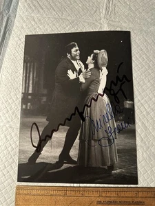 Foto firmada autografiada genuina de Luciano Pavarotti Mirella Freni La Boheme - Imagen 1 de 7