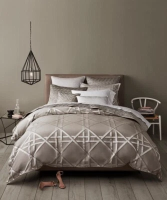 Hudson Park Collection Alistar King 被褥罩 灰色/金属/金色 - 全新包装 400 美元 — 第 1/4 张图片