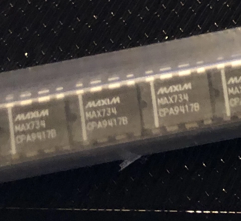 MAXIM MAX734CPA Switching Regulator PDIP8 **NEW**  - Image 1 of 1