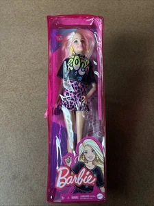 Muñeca Barbie Fashionista #155 con Pelo Rubio y Camiseta Rock Falda Leopardo Rosa - Imagen 1 de 10