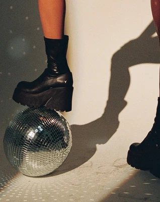 Windsor Smith Talla 9 Fuse Negro Imitación Cuero Grueso Plataforma Calcetín Botas Foto 1 de 4