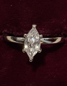 Avon Marquise Cubic Zirconia Wedding Ring Set w Jacket *Size 8* New With Box - Picture 1 of 7