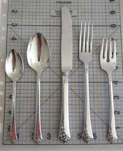 Oneida Damask Rose Heirloom Stainless Flatware 30 Pc Service for 6 GUC - Picture 1 of 8