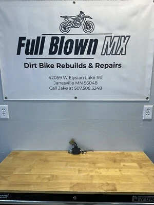 Yamaha YZ250F 2016 OEM regulador de voltaje rectificador 1SL-81960-00-00 Foto 1 de 4