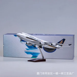 1/150 B747-400 47cm Singapore Airline Resin Passanger Flugzeug Modell mit LED Beleuchtung - Bild 1 von 10