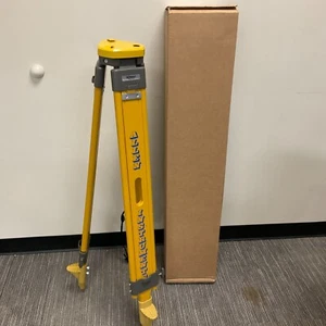 Trípode telescópico profesional Sokkia madera/madera 751252 NUEVO NUNCA USADO - Imagen 1 de 6