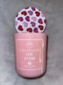 Vela DW HOME ricamente perfumada - cartas de amor - 9,3 oz (264 g) - frasco mediano - Imagen 1 de 1