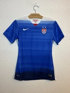 Camiseta deportiva del equipo nacional de fútbol de Estados Unidos Nike Dri-Fit 2015 azul visitante USWNT pequeña para mujer - Imagen 1 de 9