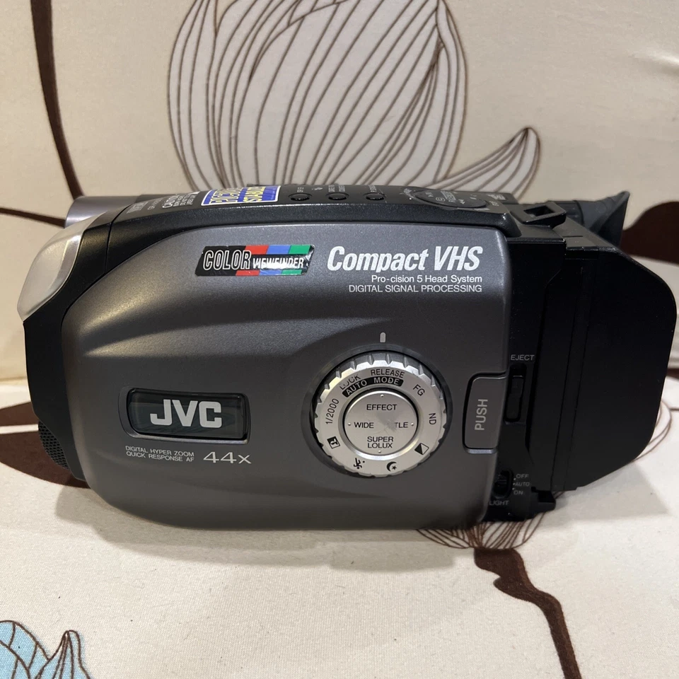 JVC GR-AX830U Compact VHS Camcorder VHC, No Battery No Charger UNTESTED  - Image 1 of 4
