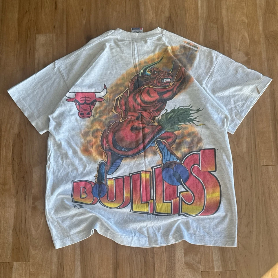 Винтажная мужская футболка Chicago Bulls 1990-е размер XL Fruit Of The Loom - Изображение 1 из 4