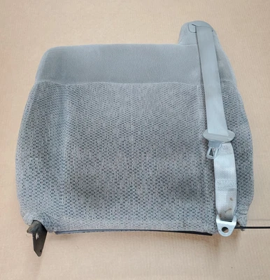 Cojín de asiento trasero delantero Silverado 99-02 tela gris estaño con cinturón de seguridad Foto 1 de 4