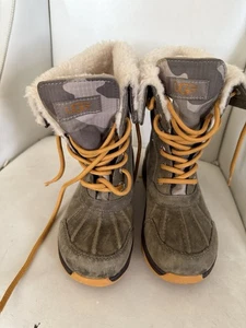 UGG Kids Butte II Camo Boot Größe 1. Schonend gebraucht. Top Zustand. - Bild 1 von 6