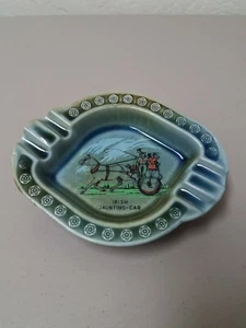 Vintage Ashtray WADE CO. ARMAGH IRISH JAUNTING-CAR GREEN BLUE GLAZED PORCELAIN - Picture 1 of 3