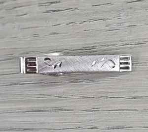 Vintage Swank Silver Tone Textured Etched Short Tie Clip - Picture 1 of 4