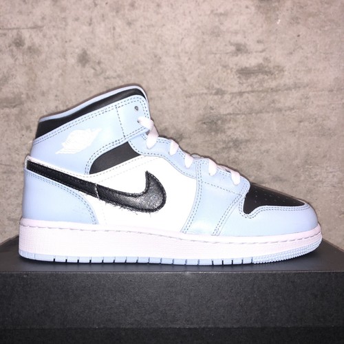 Taglia 5 5 anni 7 W Nike Air Jordan 1 Mid GS blu ghiaccio nero bianco UNC 555112 401