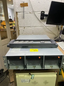 NetApp FAS3250 Filer Array 1x Controller & 1x Expansion Module 2x PSU + BEZEL 1A - Picture 1 of 5