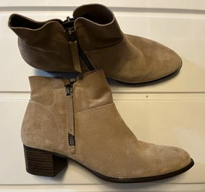 Botines de gamuza Paul Green para mujer tacón ancho beige antílope talla 7,5 EE. UU. doble cremallera - Imagen 1 de 10
