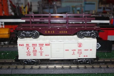 MARX PFE Boxcar & Erie 4528 Flatcar con rieles Foto 1 de 4