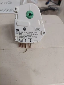 Genuine OEM Whirlpool Refrigerator Defrost Timer W10822278. D1 - Picture 1 of 2